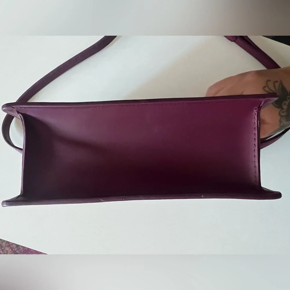 BAGGU Small Structured Leather Bag - Cranberry - Picture 8 of 10